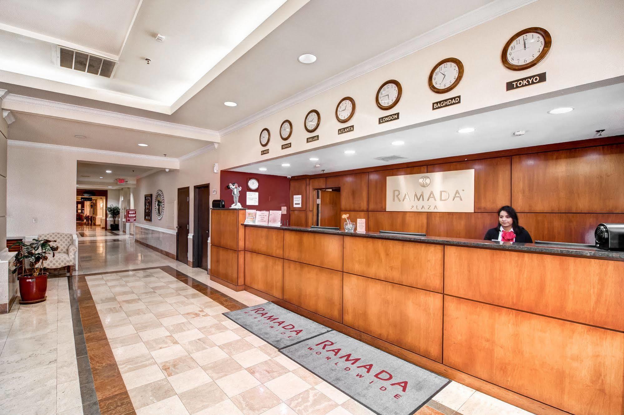 Hotel Ramada Plaza By Wyndham Atlanta Airport College Park Exterior foto